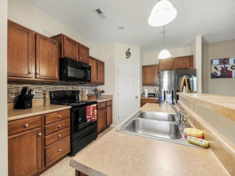 9382 Stoneybrooke, Unit 13B, Springfield Twp., OH 45231 Photo 3