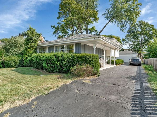 4217 Main Street , Downers Grove, IL 60515