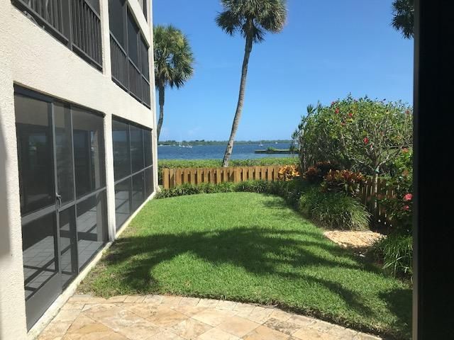 1640 Twelve Oaks Way, Unit 101, North Palm Beach, FL 33408 Photo