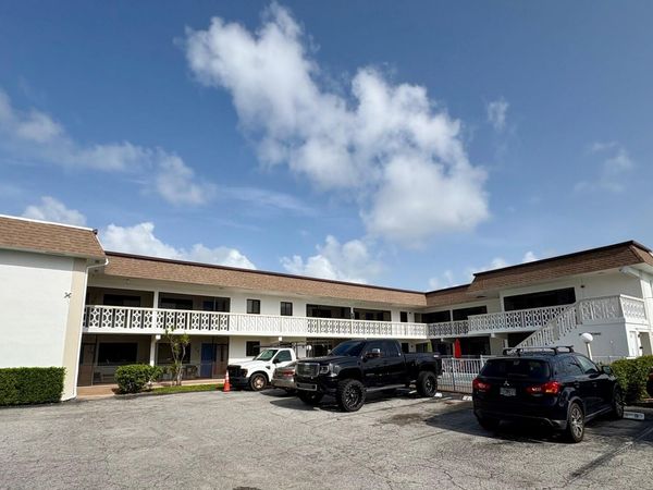 305 SE 9th Avenue, Unit 8, Pompano Beach, FL 33060