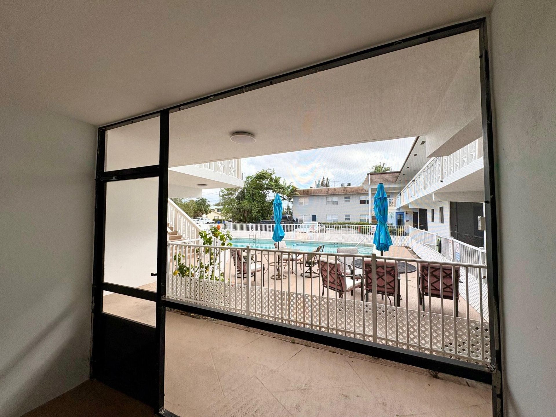 305 SE 9th Avenue, Unit 8, Pompano Beach, FL 33060 Photo