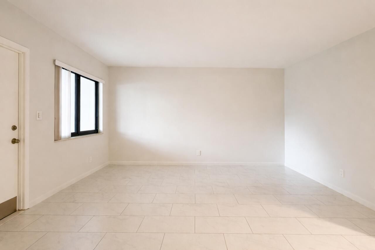 305 SE 9th Avenue, Unit 8, Pompano Beach, FL 33060 Photo