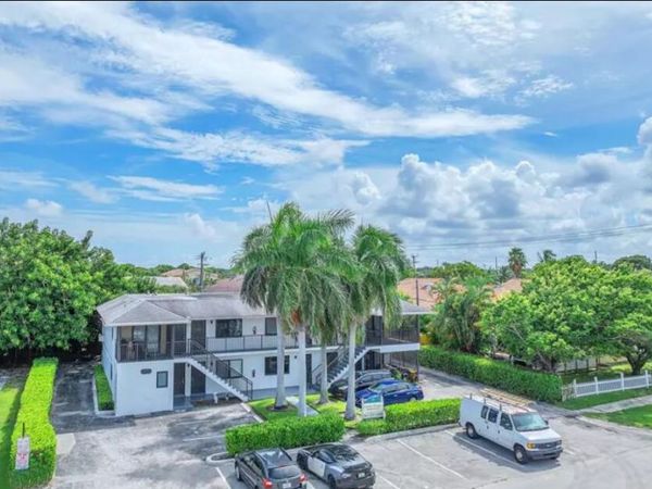 520 NE 44th Street, Unit 6, Boca Raton, FL 33431