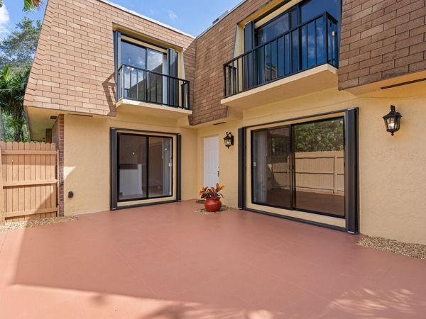 226 Alemeda Drive, Palm Springs, FL 33461