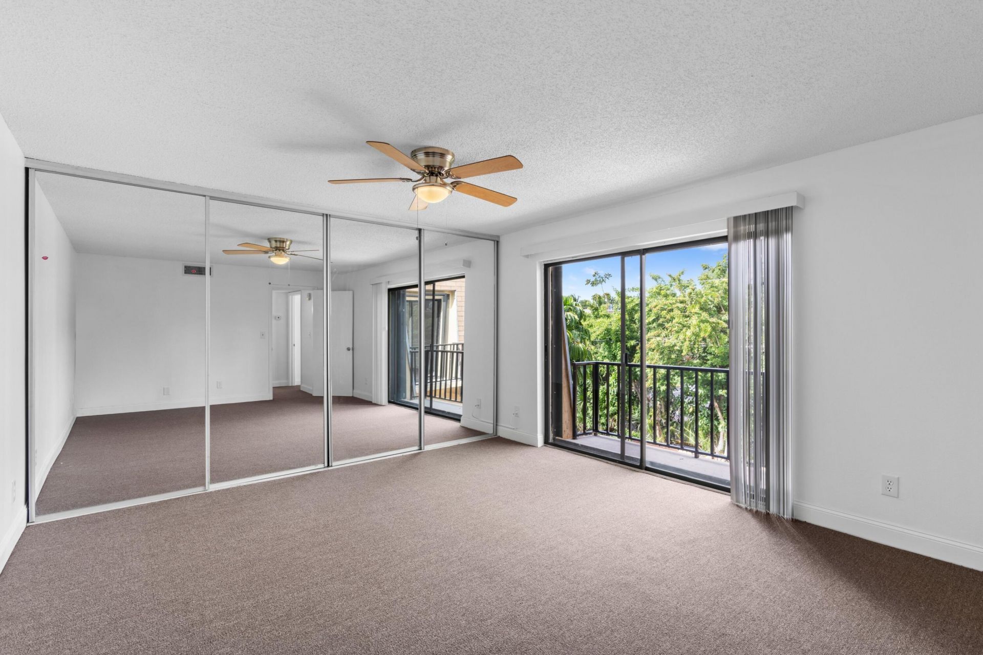 226 Alemeda Drive, Palm Springs, FL 33461 Photo