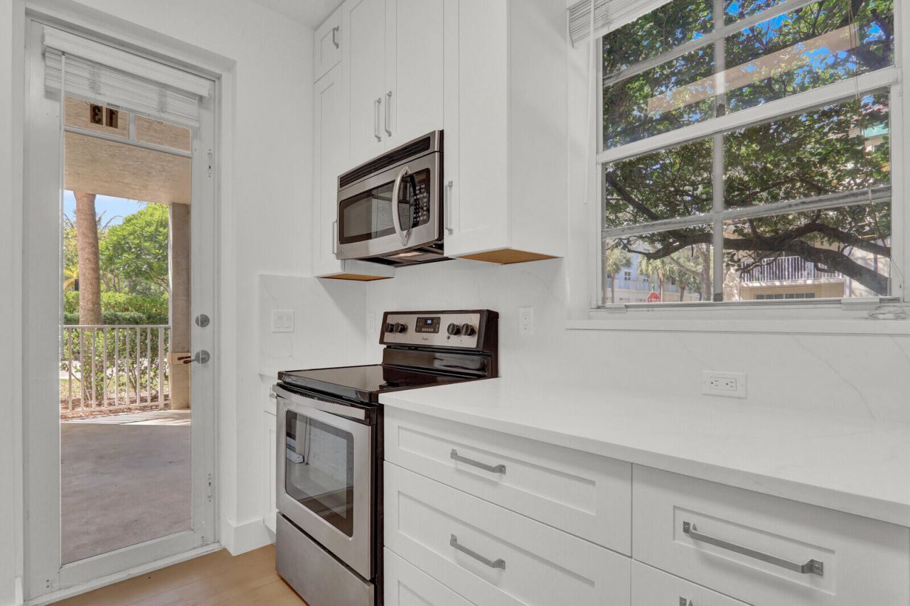 4903 Chancellor Drive, Unit 13, Jupiter, FL 33458 Photo