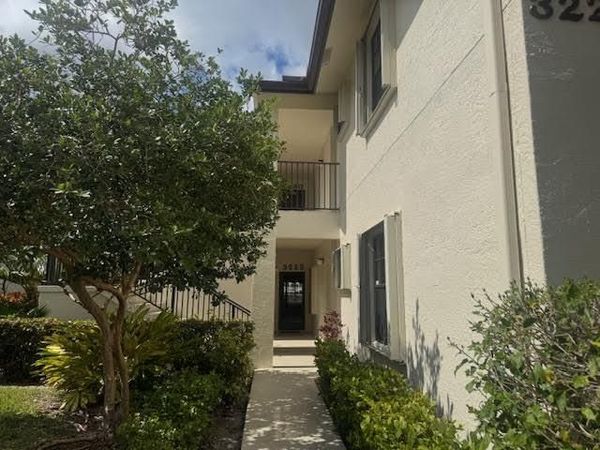 3228 Jog Park Drive, Unit 3012, Greenacres, FL 33467