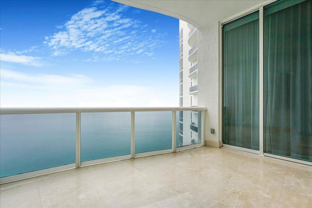 15901 Collins Avenue, Unit 3804, Sunny Isles Beach, FL 33160 Photo