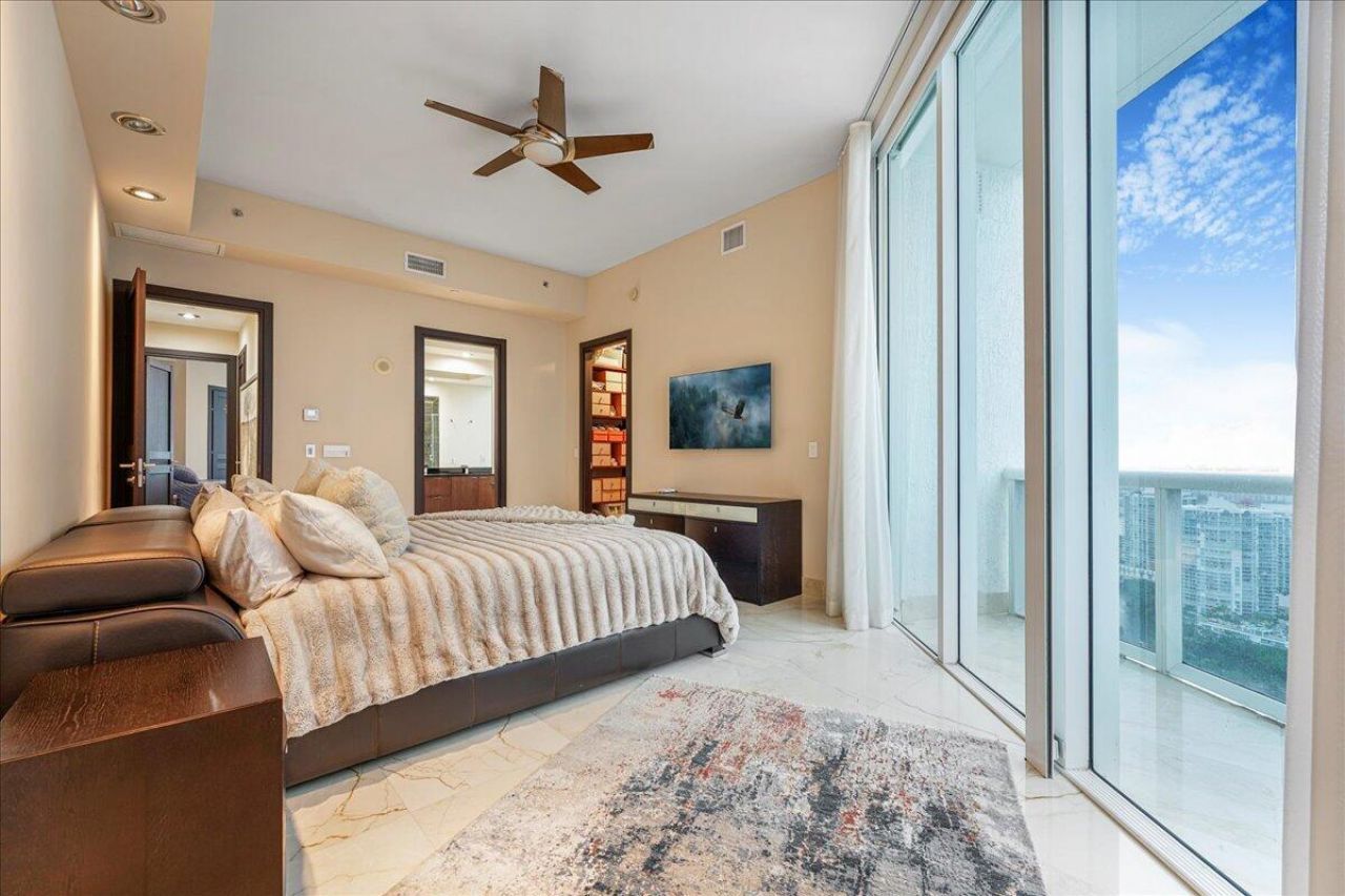 15901 Collins Avenue, Unit 3804, Sunny Isles Beach, FL 33160 Photo