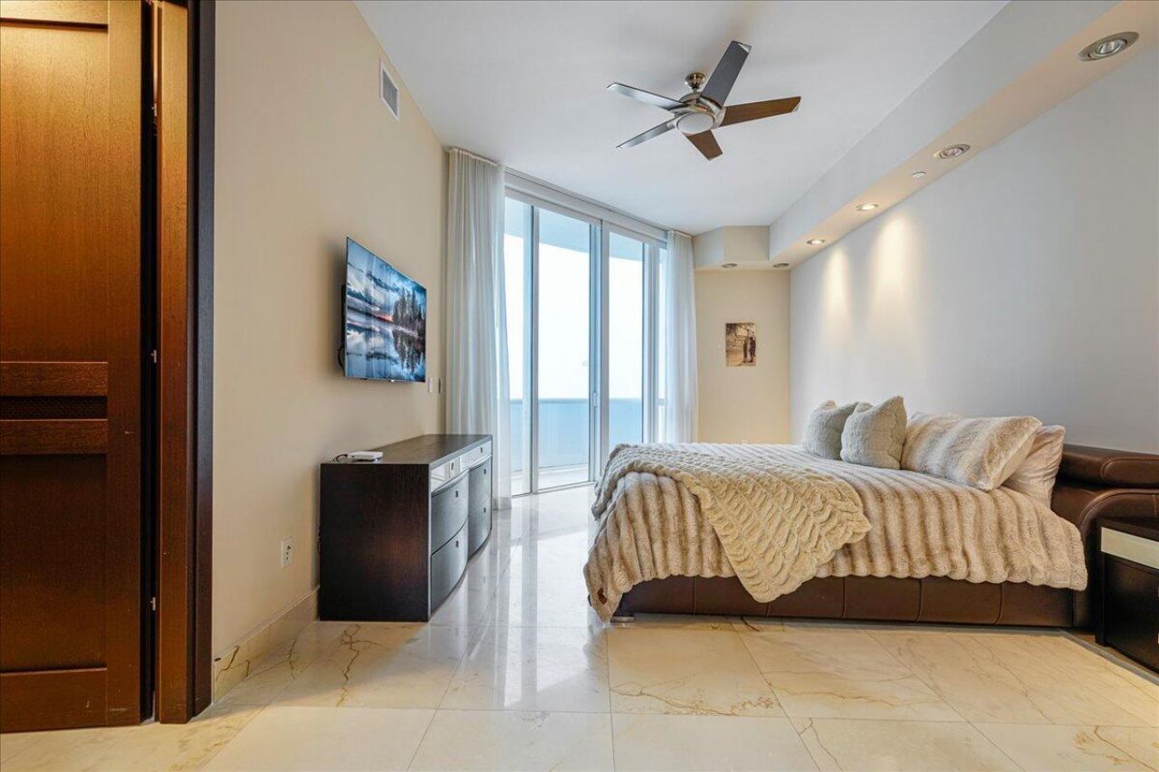 15901 Collins Avenue, Unit 3804, Sunny Isles Beach, FL 33160 Photo