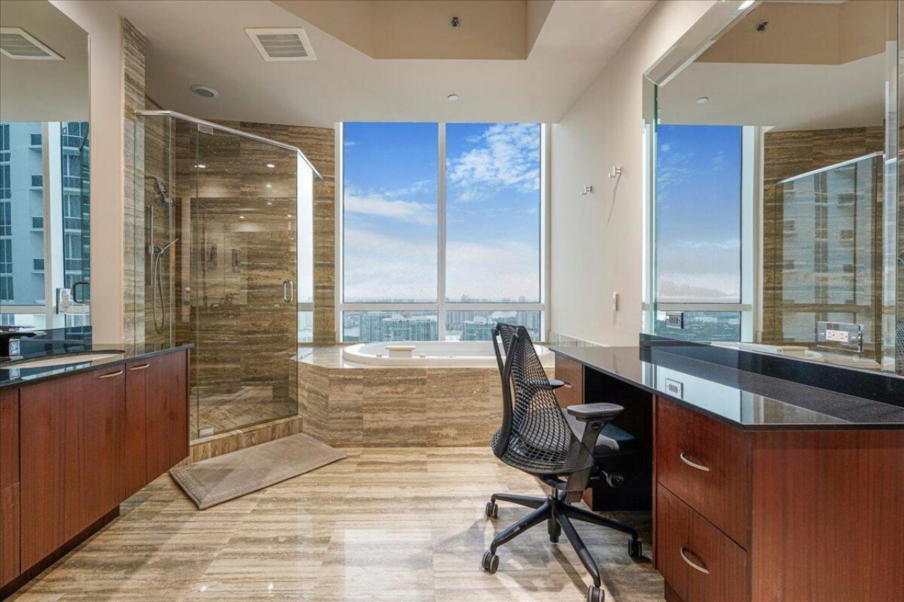 15901 Collins Avenue, Unit 3804, Sunny Isles Beach, FL 33160 Photo