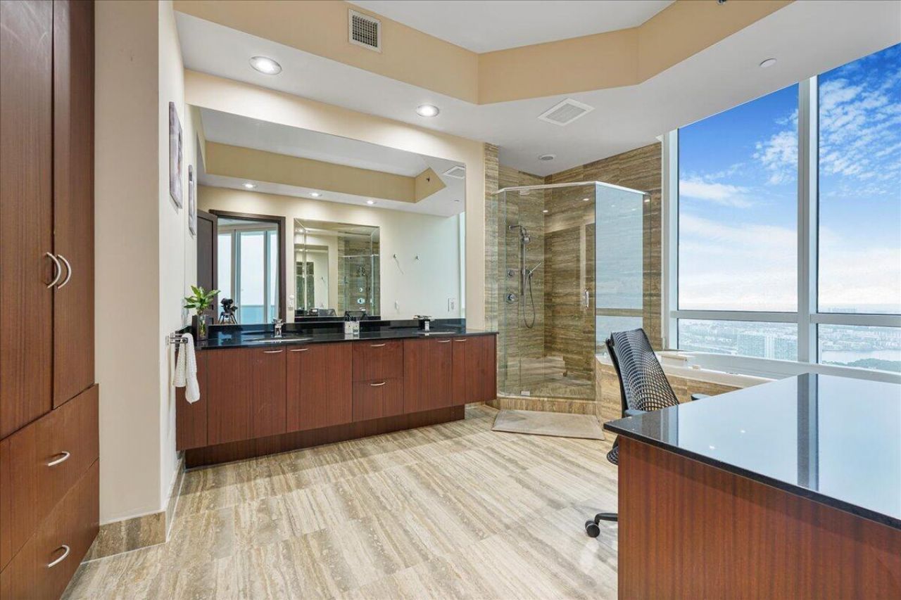 15901 Collins Avenue, Unit 3804, Sunny Isles Beach, FL 33160 Photo