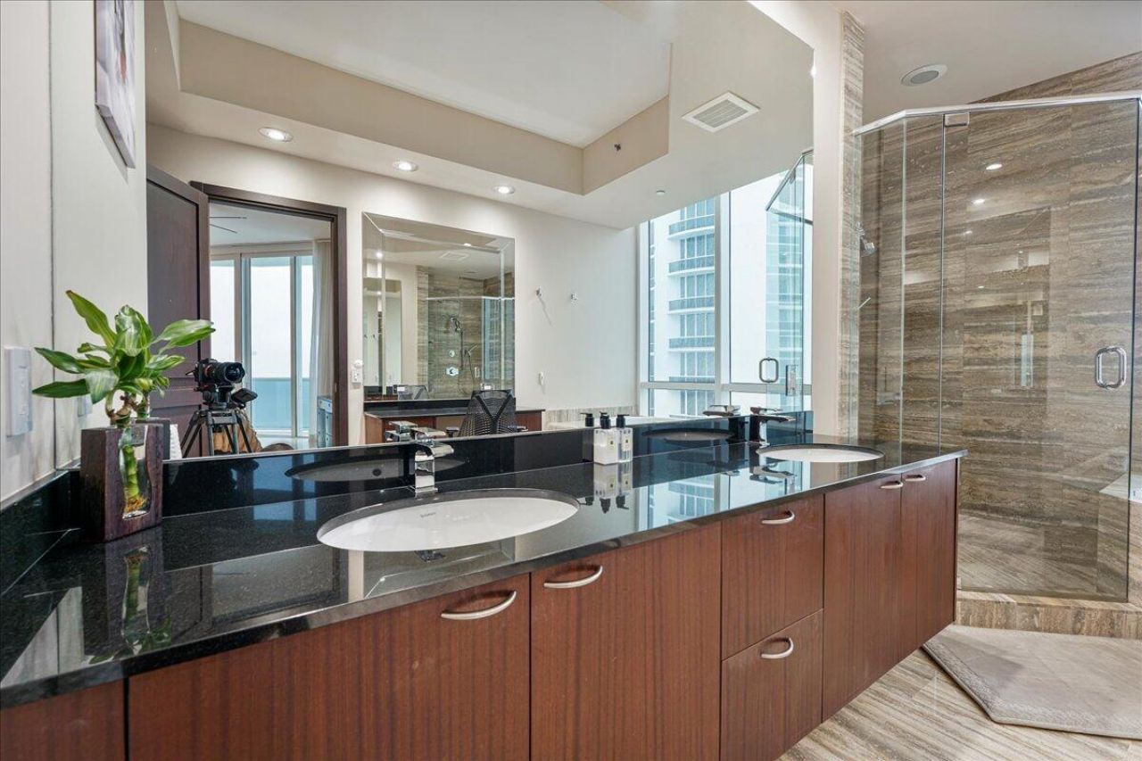 15901 Collins Avenue, Unit 3804, Sunny Isles Beach, FL 33160 Photo