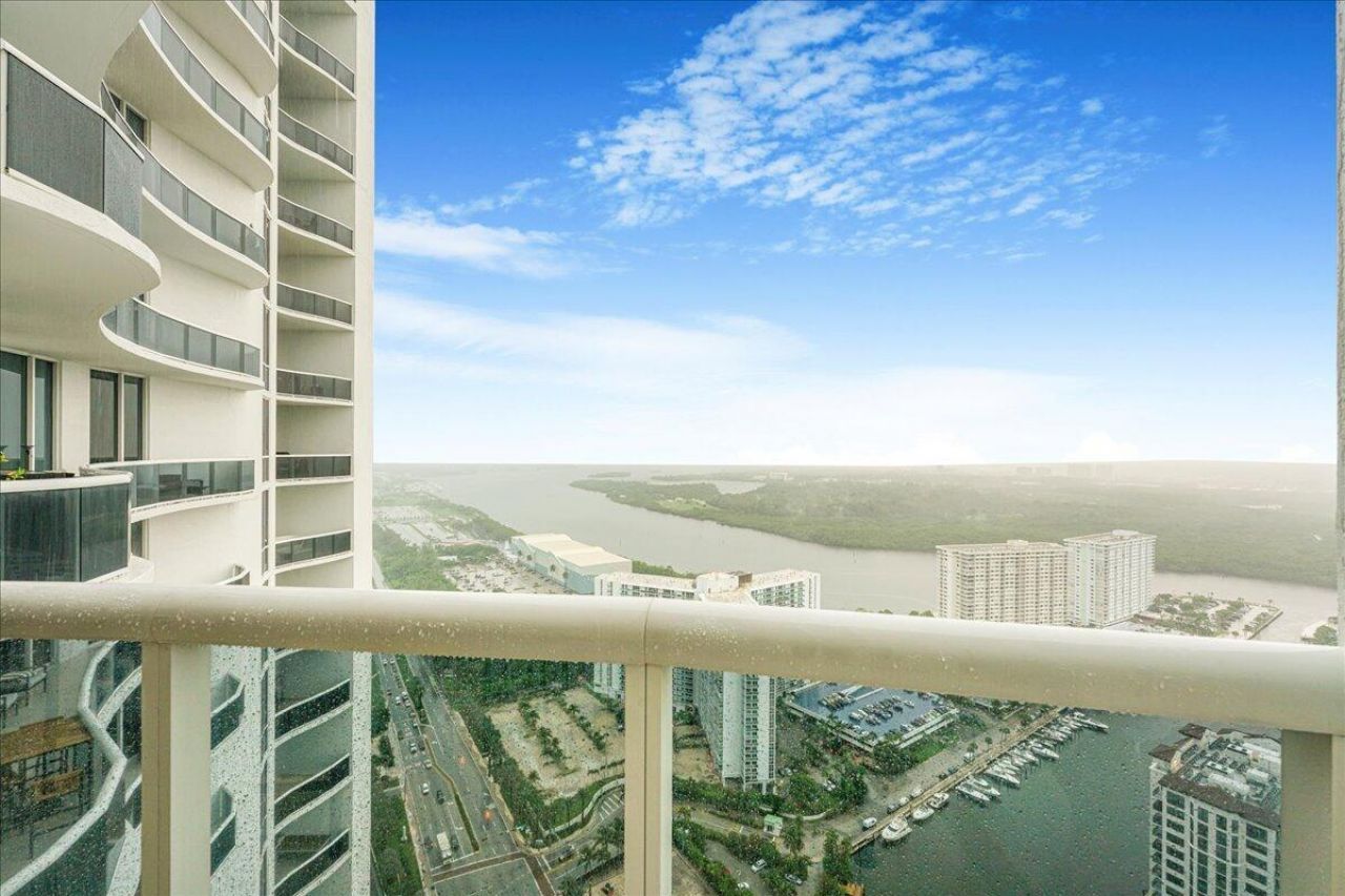 15901 Collins Avenue, Unit 3804, Sunny Isles Beach, FL 33160 Photo