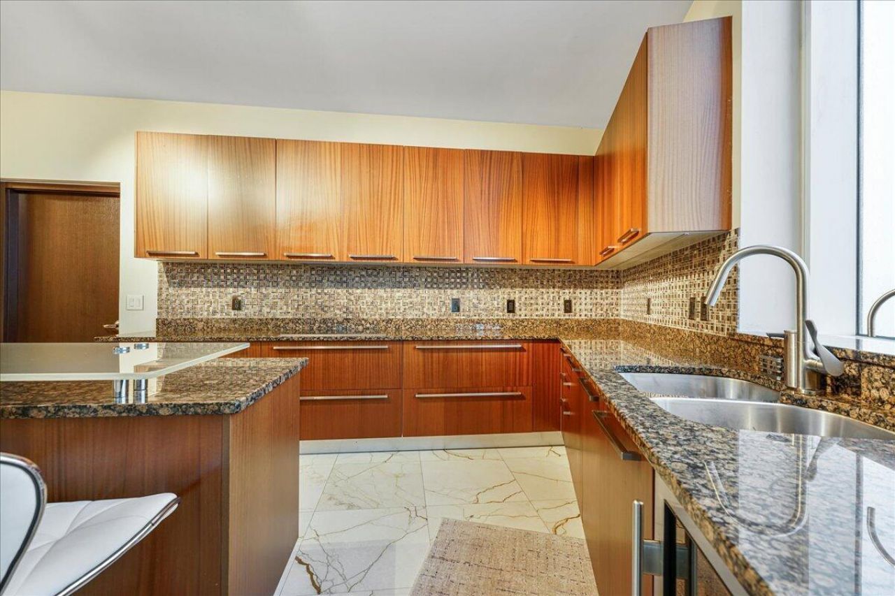 15901 Collins Avenue, Unit 3804, Sunny Isles Beach, FL 33160 Photo