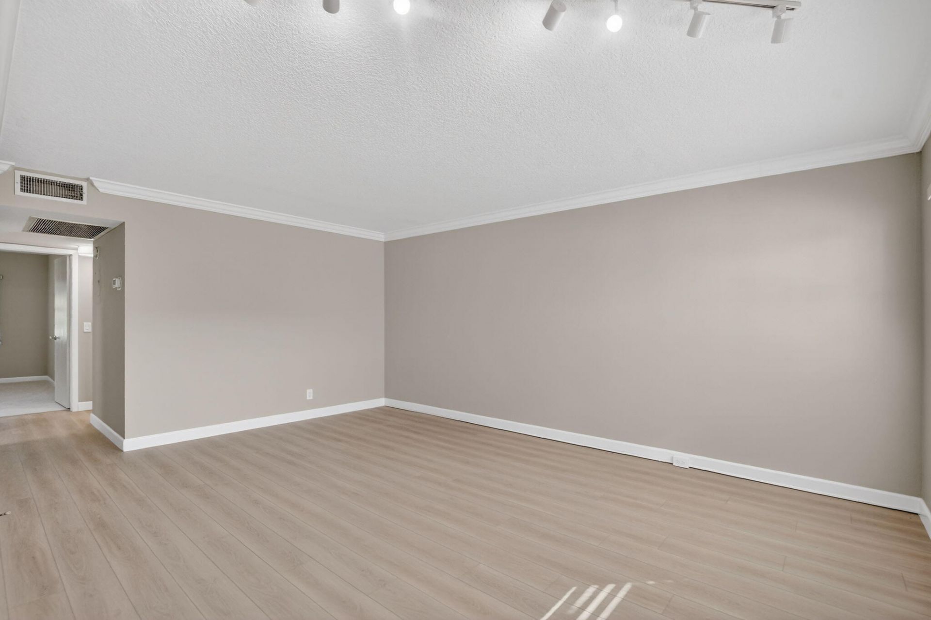 277 Brighton G, Unit G, Boca Raton, FL 33434 Photo