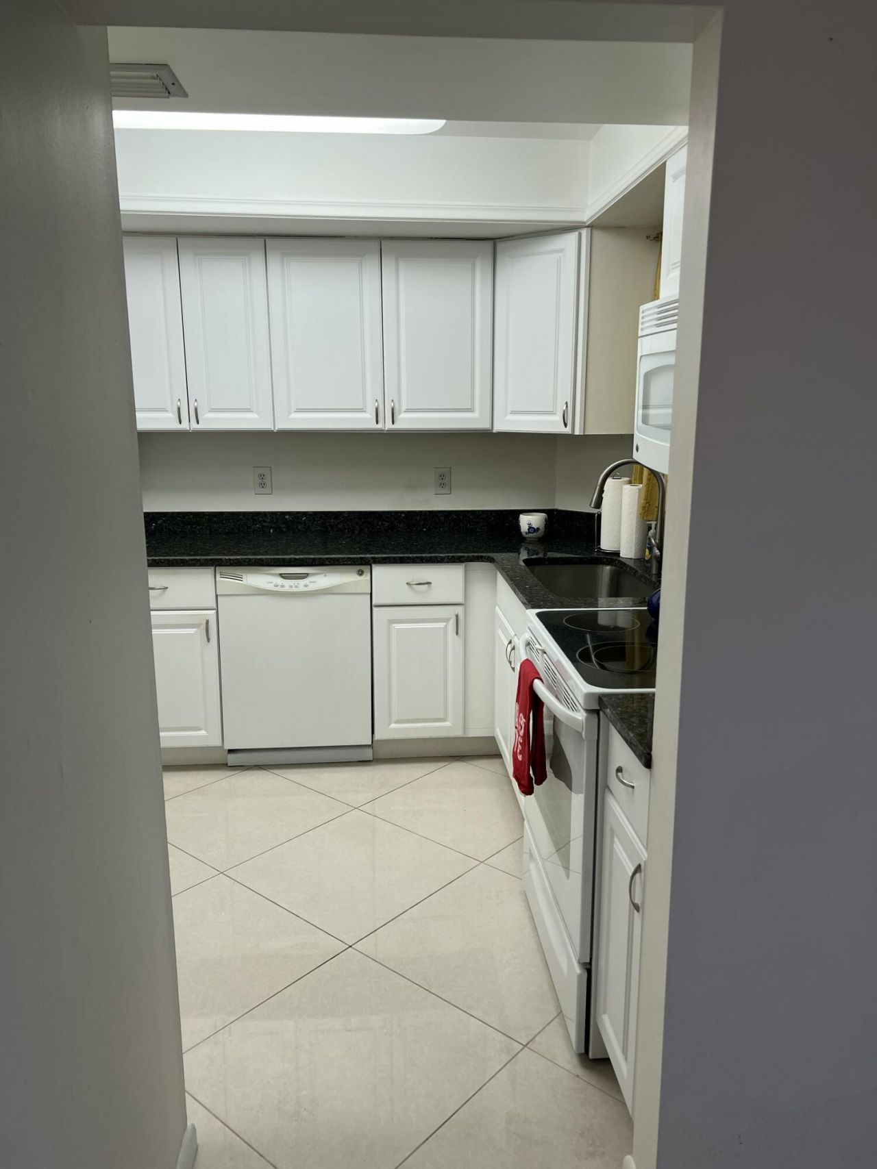 18081 SE Country Club Drive, Unit 7-69, Jupiter, FL 33469 Photo