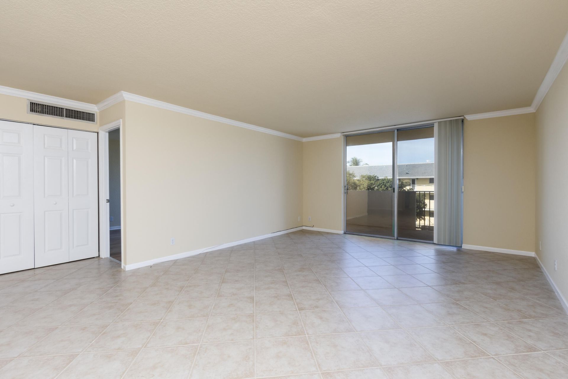 1000 Spanish River Road, Unit 4g, Boca Raton, FL 33432 Photo