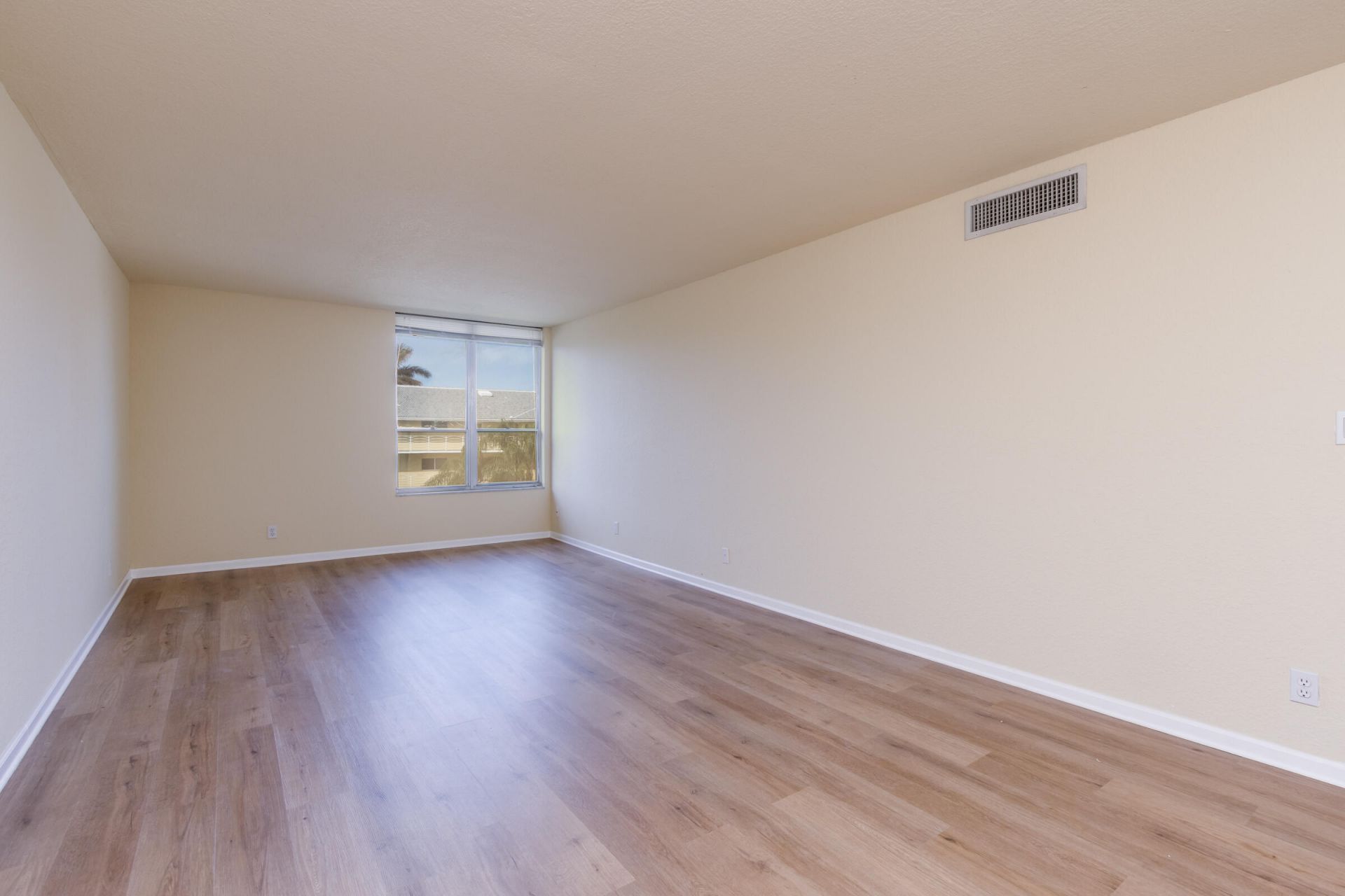 1000 Spanish River Road, Unit 4g, Boca Raton, FL 33432 Photo