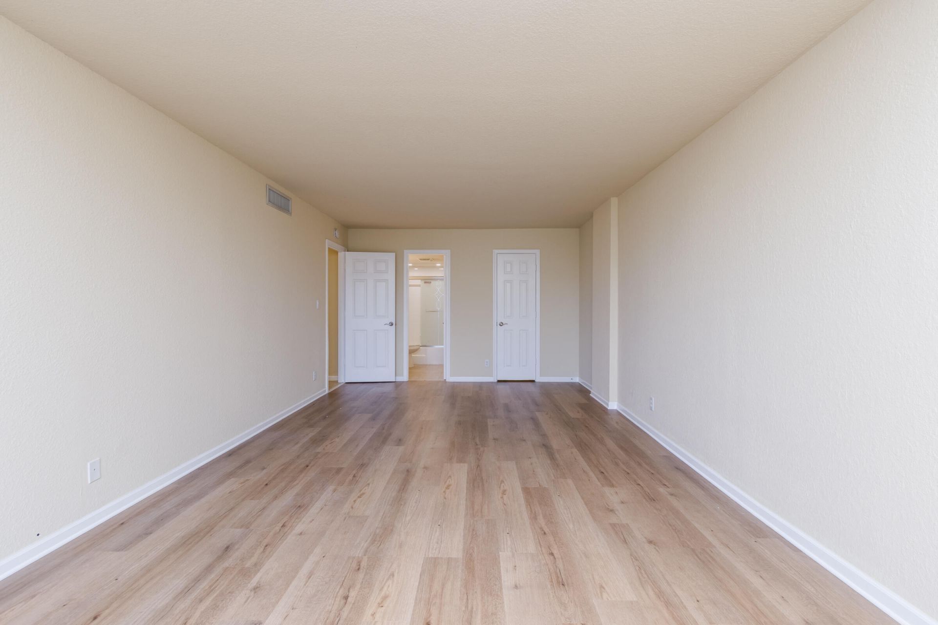 1000 Spanish River Road, Unit 4g, Boca Raton, FL 33432 Photo
