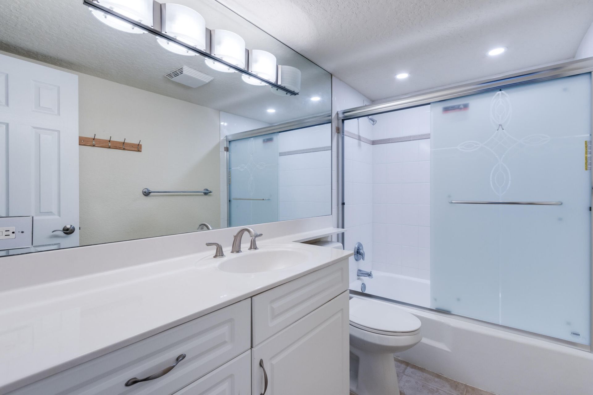 1000 Spanish River Road, Unit 4g, Boca Raton, FL 33432 Photo