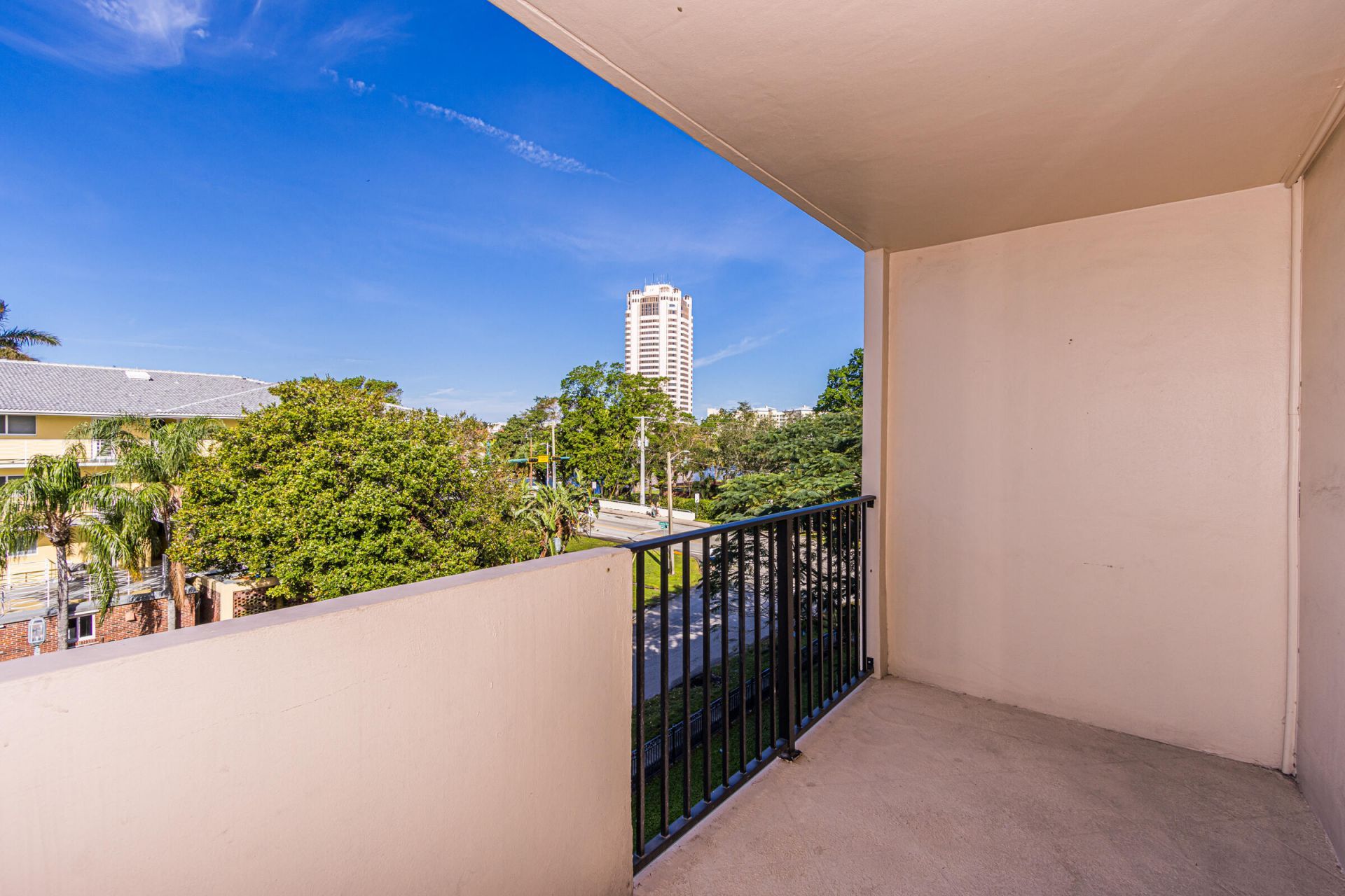 1000 Spanish River Road, Unit 4g, Boca Raton, FL 33432 Photo