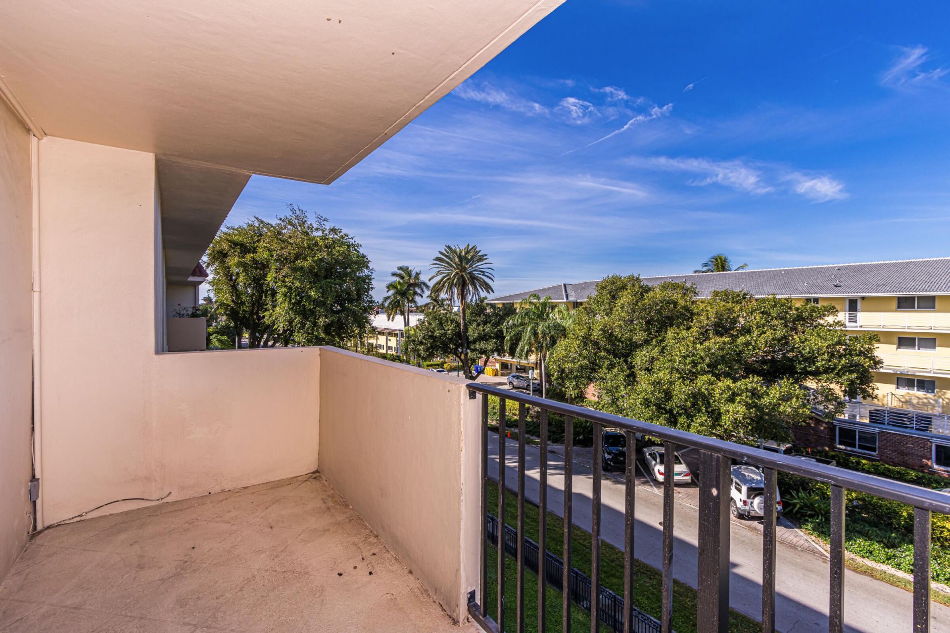 1000 Spanish River Road, Unit 4g, Boca Raton, FL 33432 Photo