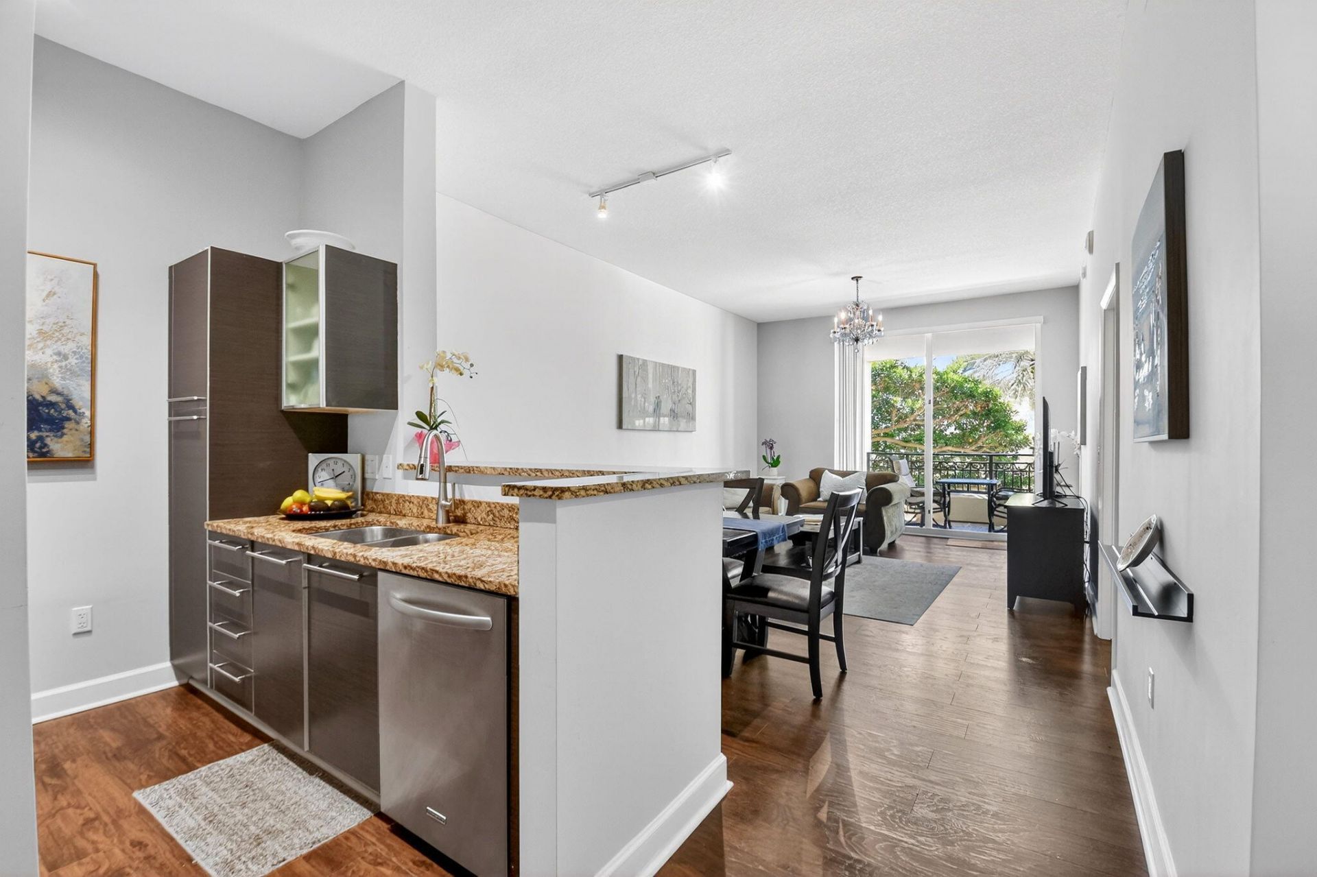 550 Okeechobee Boulevard, Unit 221, West Palm Beach, FL 33401 Photo