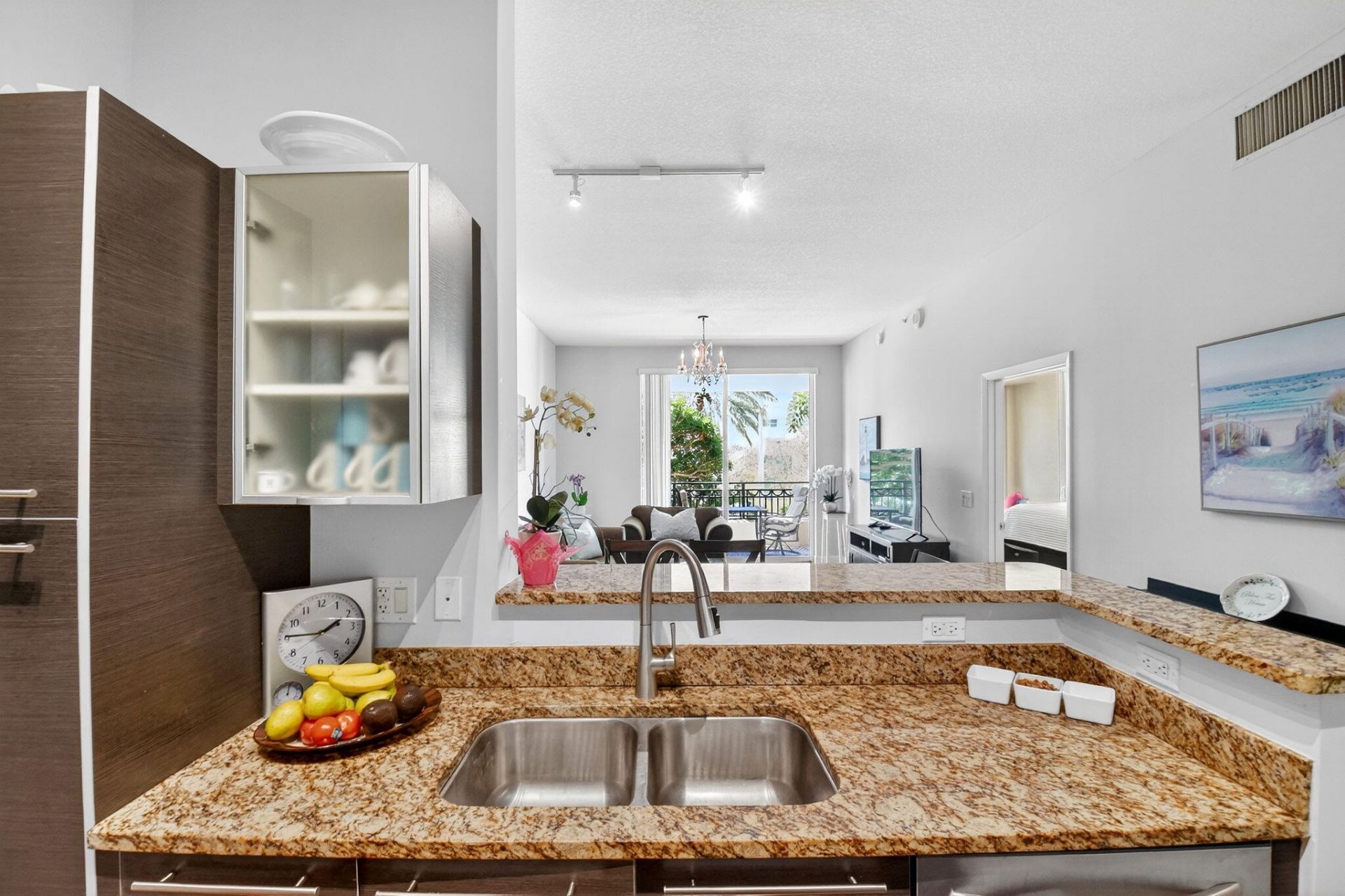 550 Okeechobee Boulevard, Unit 221, West Palm Beach, FL 33401 Photo