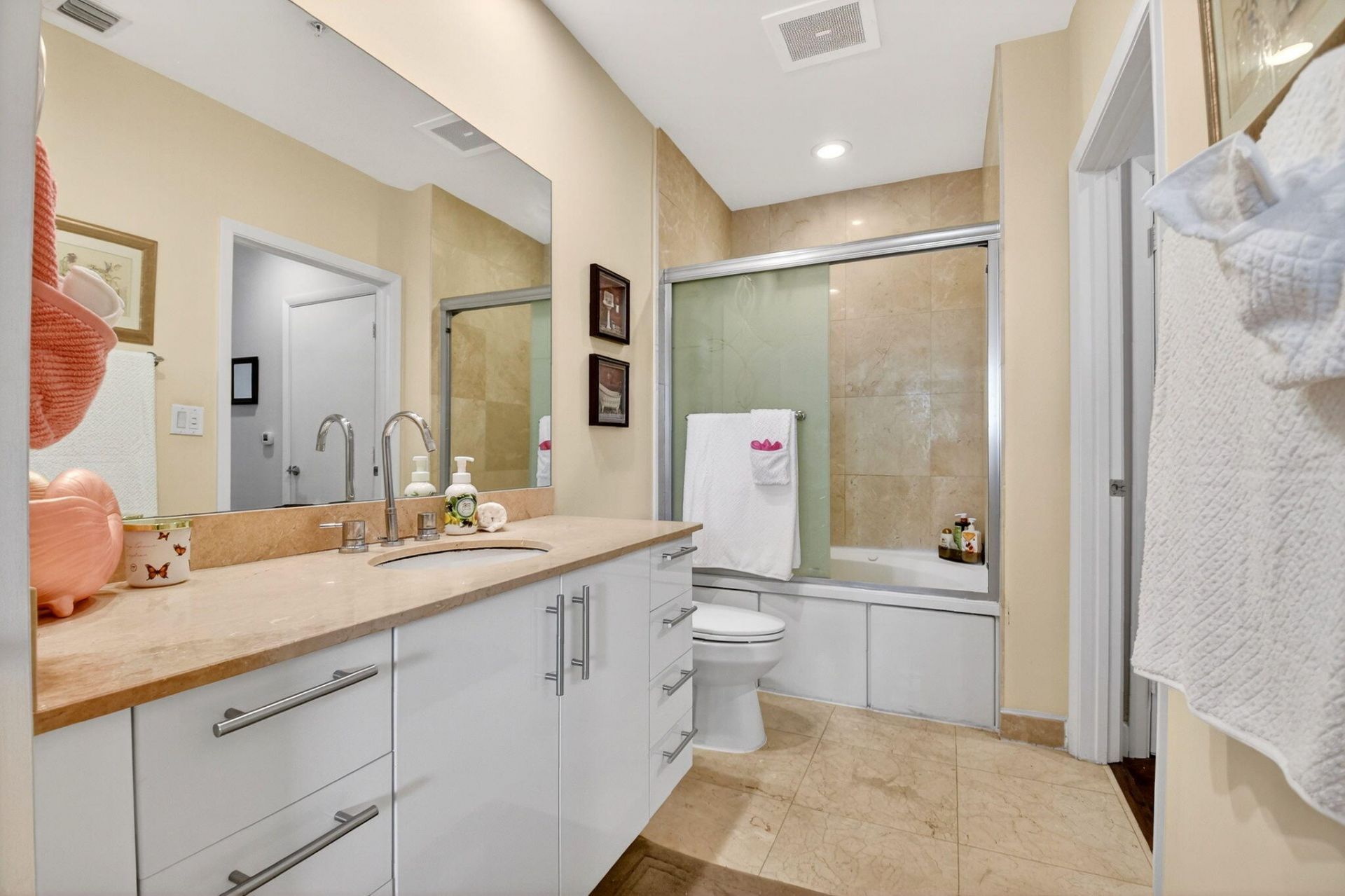 550 Okeechobee Boulevard, Unit 221, West Palm Beach, FL 33401 Photo