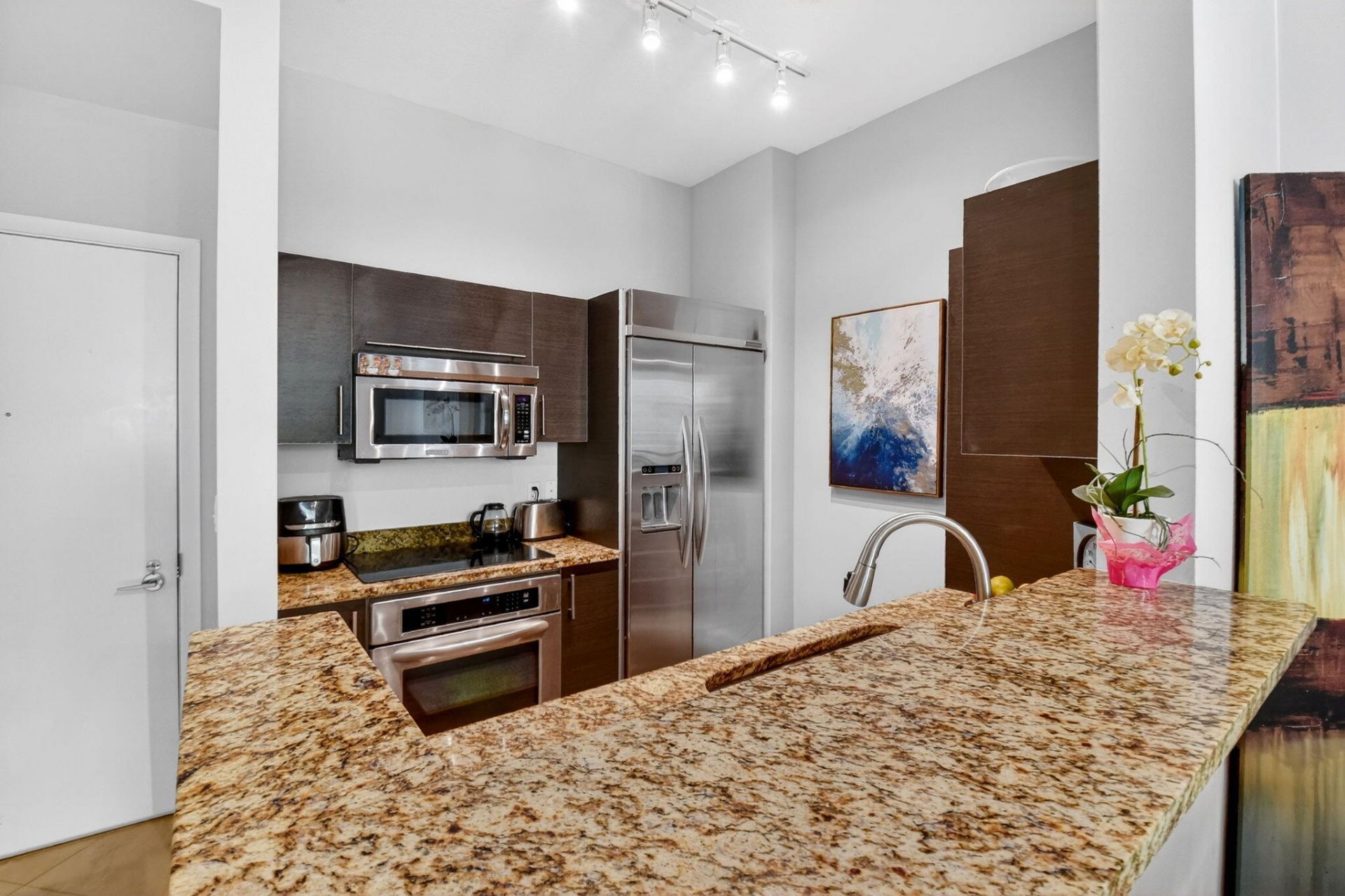 550 Okeechobee Boulevard, Unit 221, West Palm Beach, FL 33401 Photo