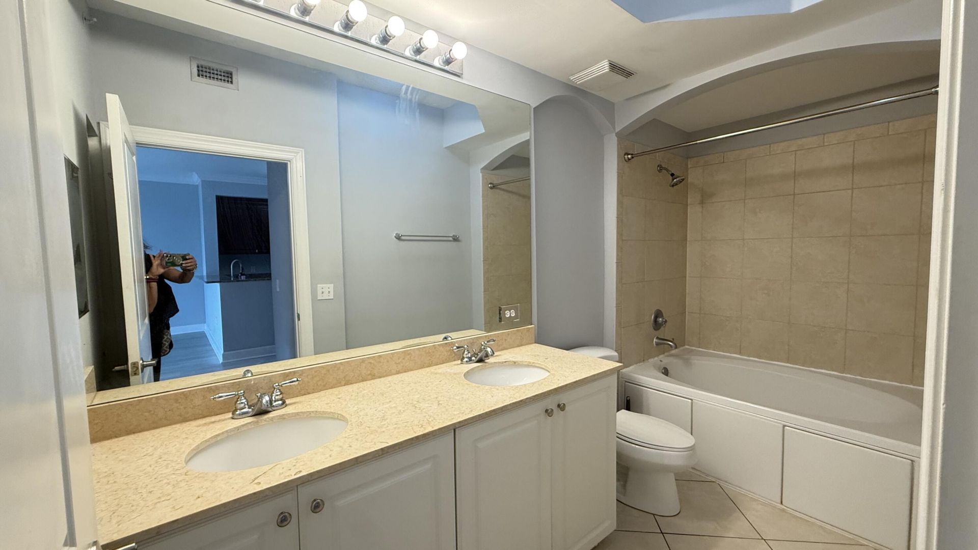 1690 Renaissance Commons Boulevard, Unit 1611, Boynton Beach, FL 33426 Photo