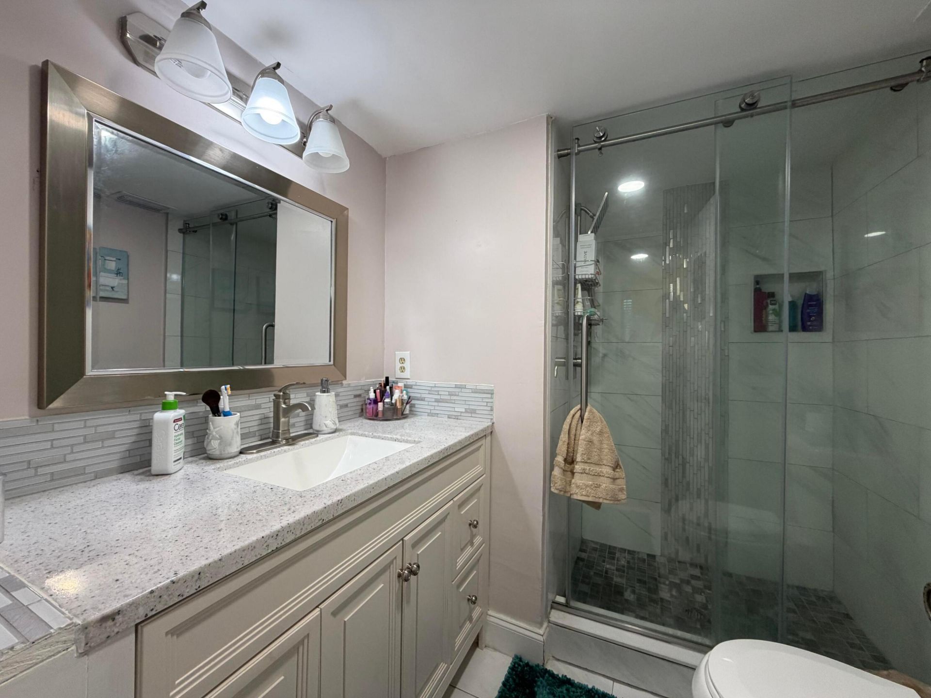 1630 Embassy Drive, Unit 311, West Palm Beach, FL 33401 Photo