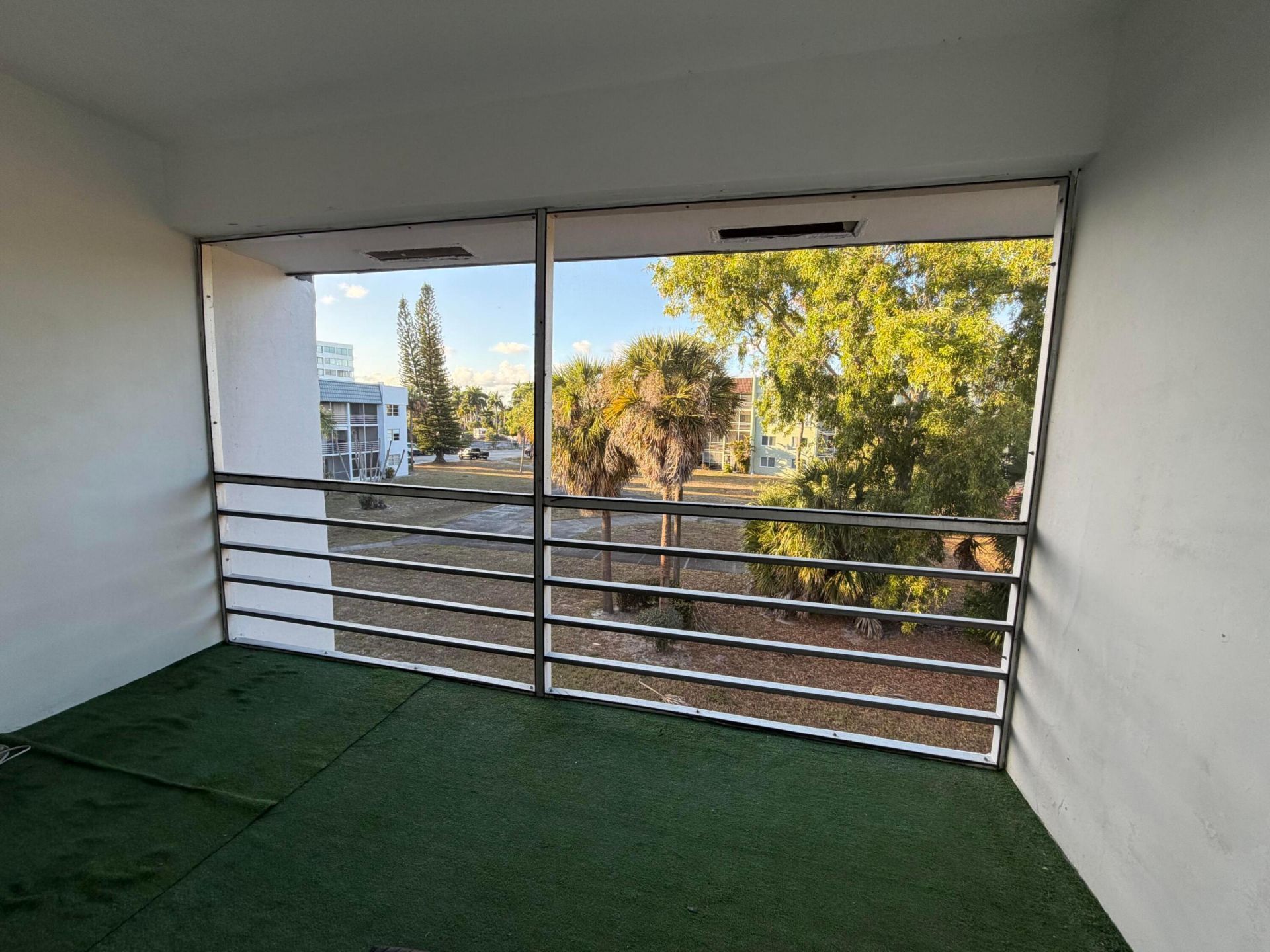 1630 Embassy Drive, Unit 311, West Palm Beach, FL 33401 Photo