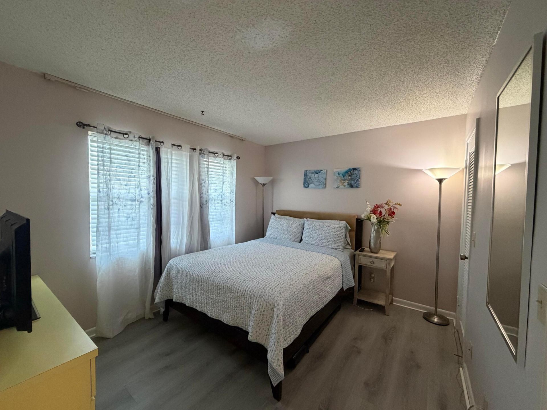 1630 Embassy Drive, Unit 311, West Palm Beach, FL 33401 Photo