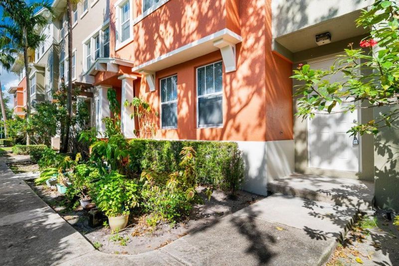 500 Pacific Grove Drive, Unit 7, West Palm Beach, FL 33401 Photo