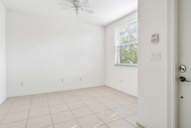 500 Pacific Grove Drive, Unit 7, West Palm Beach, FL 33401 Photo