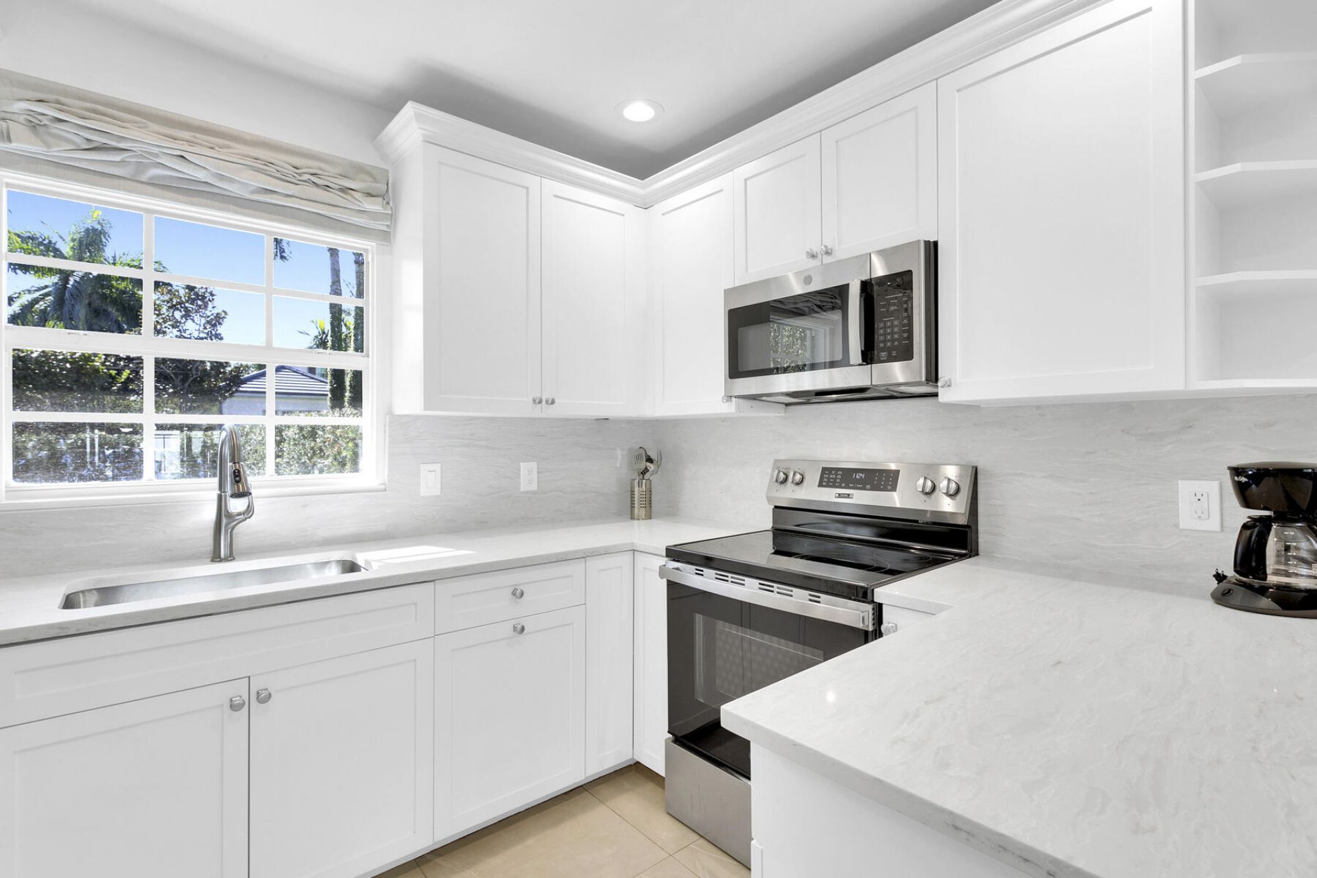 211 Miraflores Drive, Palm Beach, FL 33480 Photo