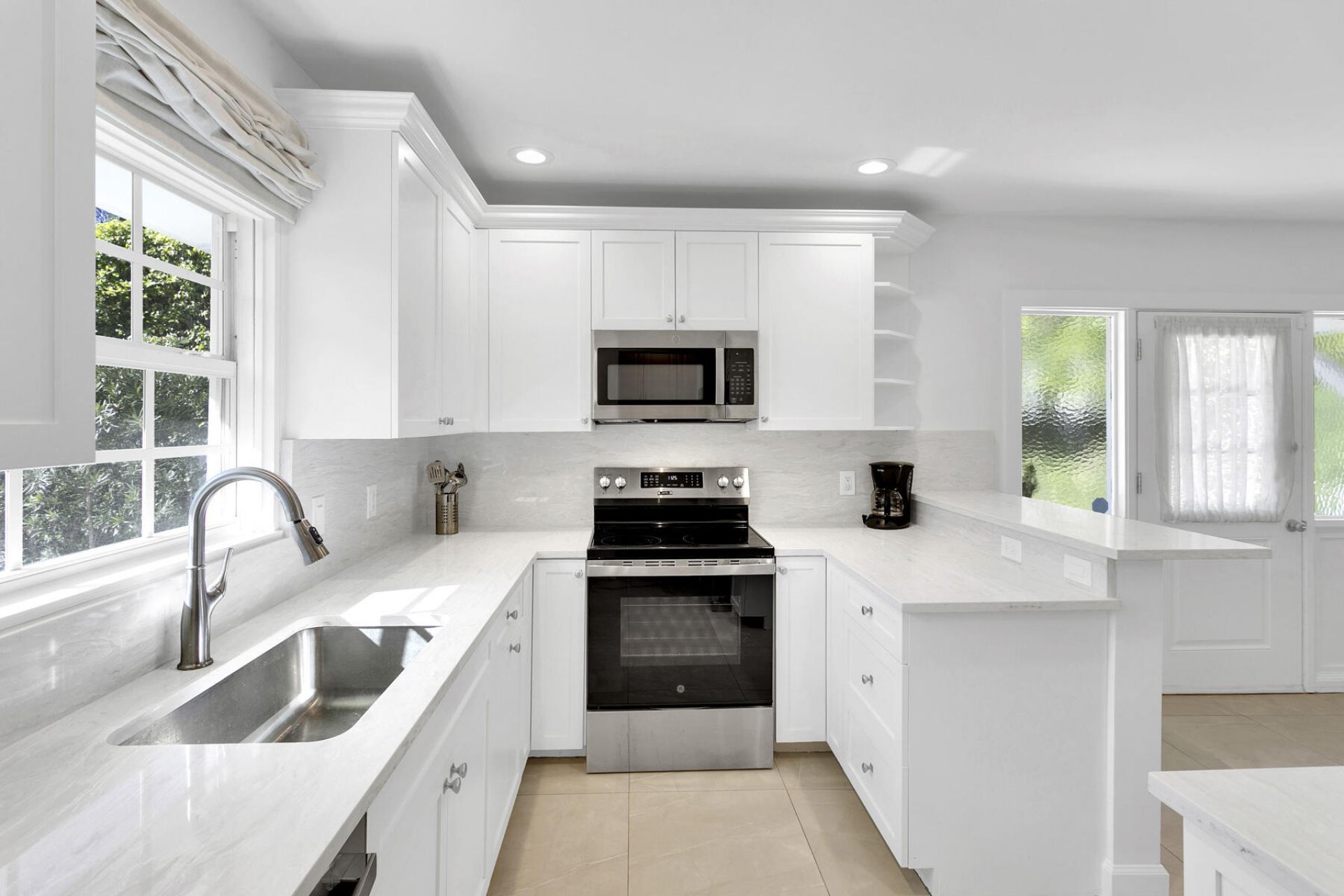 211 Miraflores Drive, Palm Beach, FL 33480 Photo