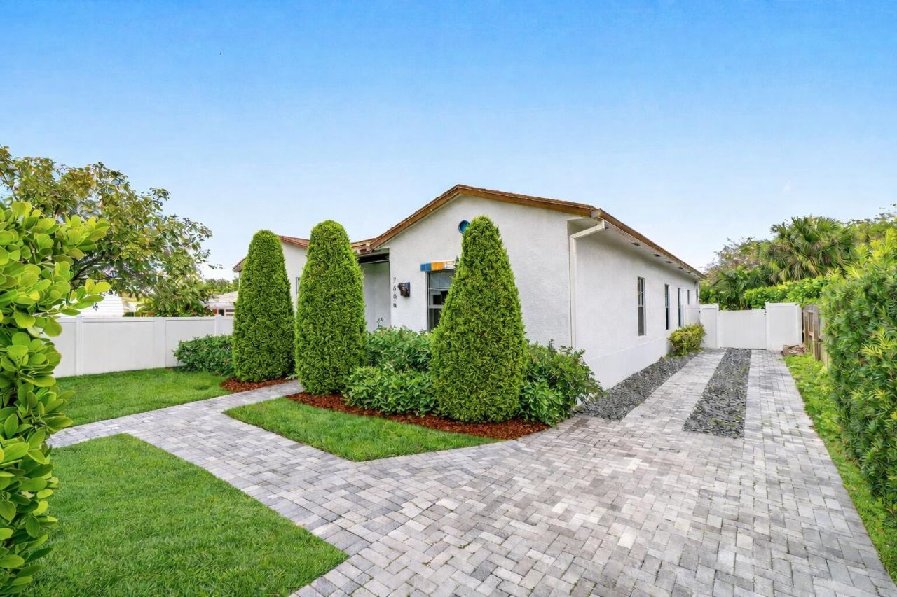 7606 S Olive Avenue, West Palm Beach, FL 33405 Photo
