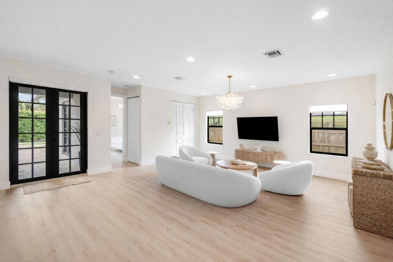 7606 S Olive Avenue, West Palm Beach, FL 33405 Photo