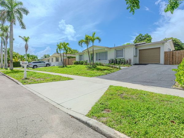 1717 16th Court N, Lake Worth Beach, FL 33460