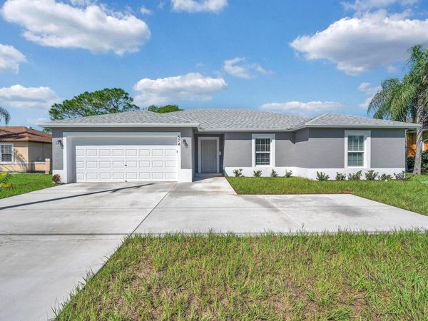 574 NW Bayshore Boulevard, Port St. Lucie, FL 34983