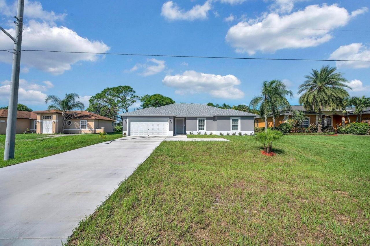 574 NW Bayshore Boulevard, Port Saint Lucie, FL 34983 Photo