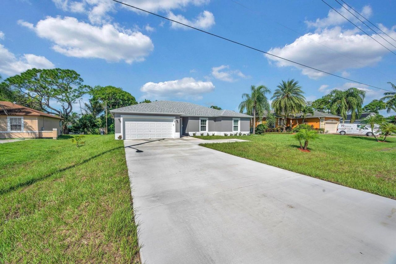 574 NW Bayshore Boulevard, Port Saint Lucie, FL 34983 Photo