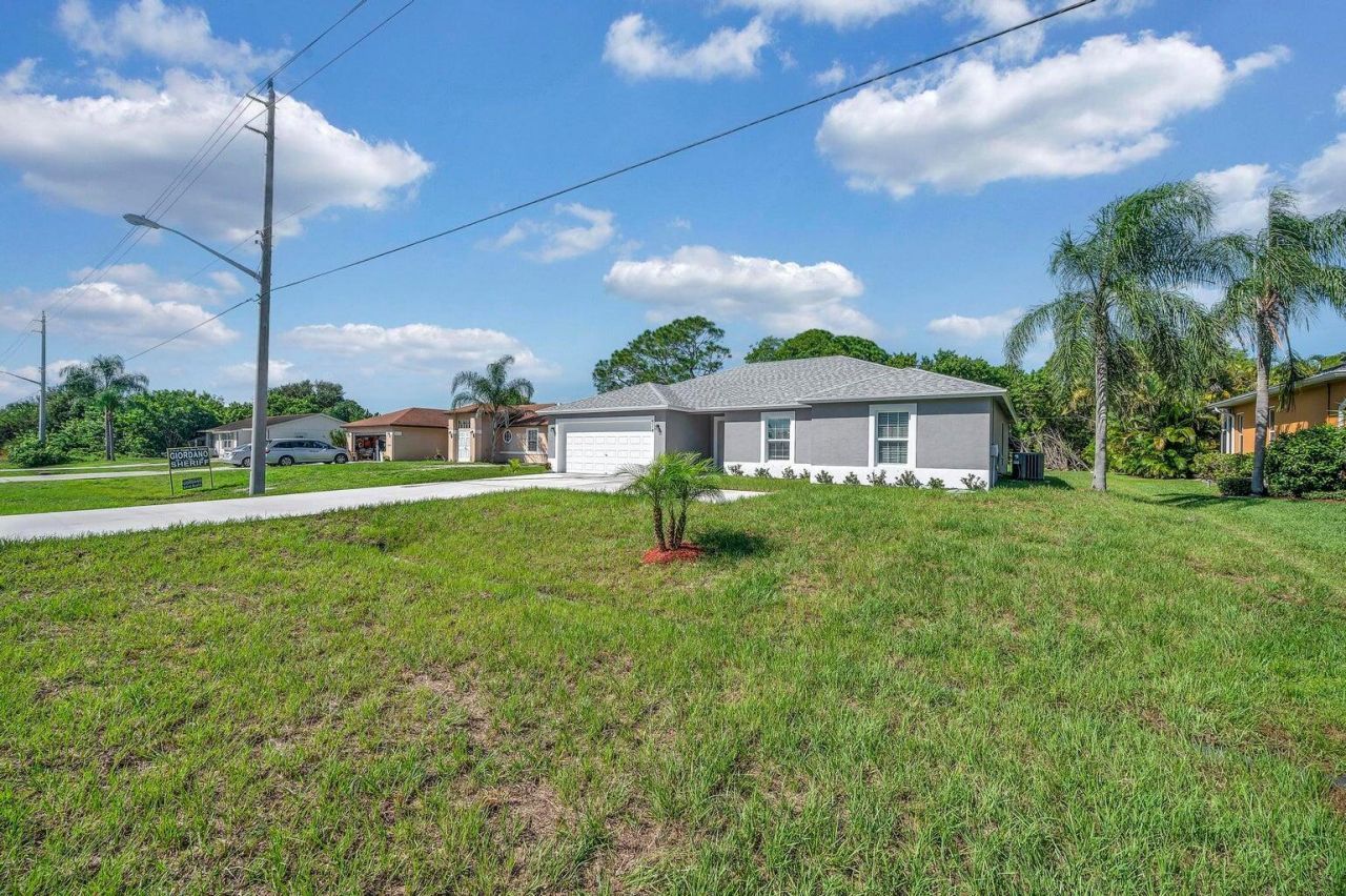 574 NW Bayshore Boulevard, Port Saint Lucie, FL 34983 Photo