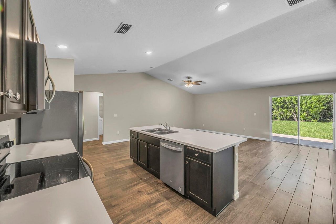 574 NW Bayshore Boulevard, Port Saint Lucie, FL 34983 Photo