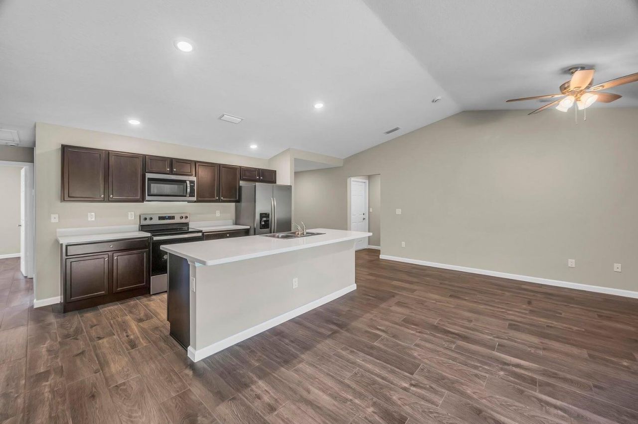 574 NW Bayshore Boulevard, Port Saint Lucie, FL 34983 Photo