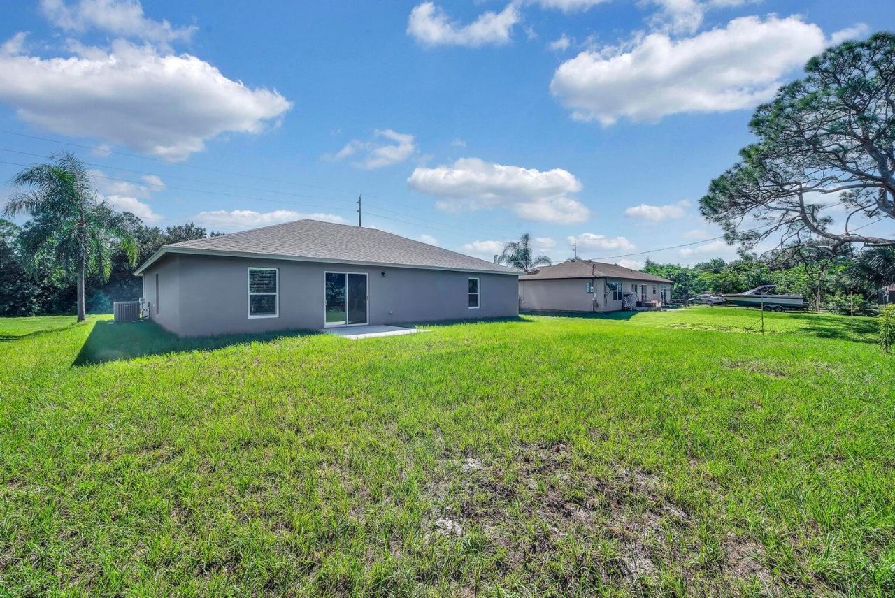 574 NW Bayshore Boulevard, Port Saint Lucie, FL 34983 Photo