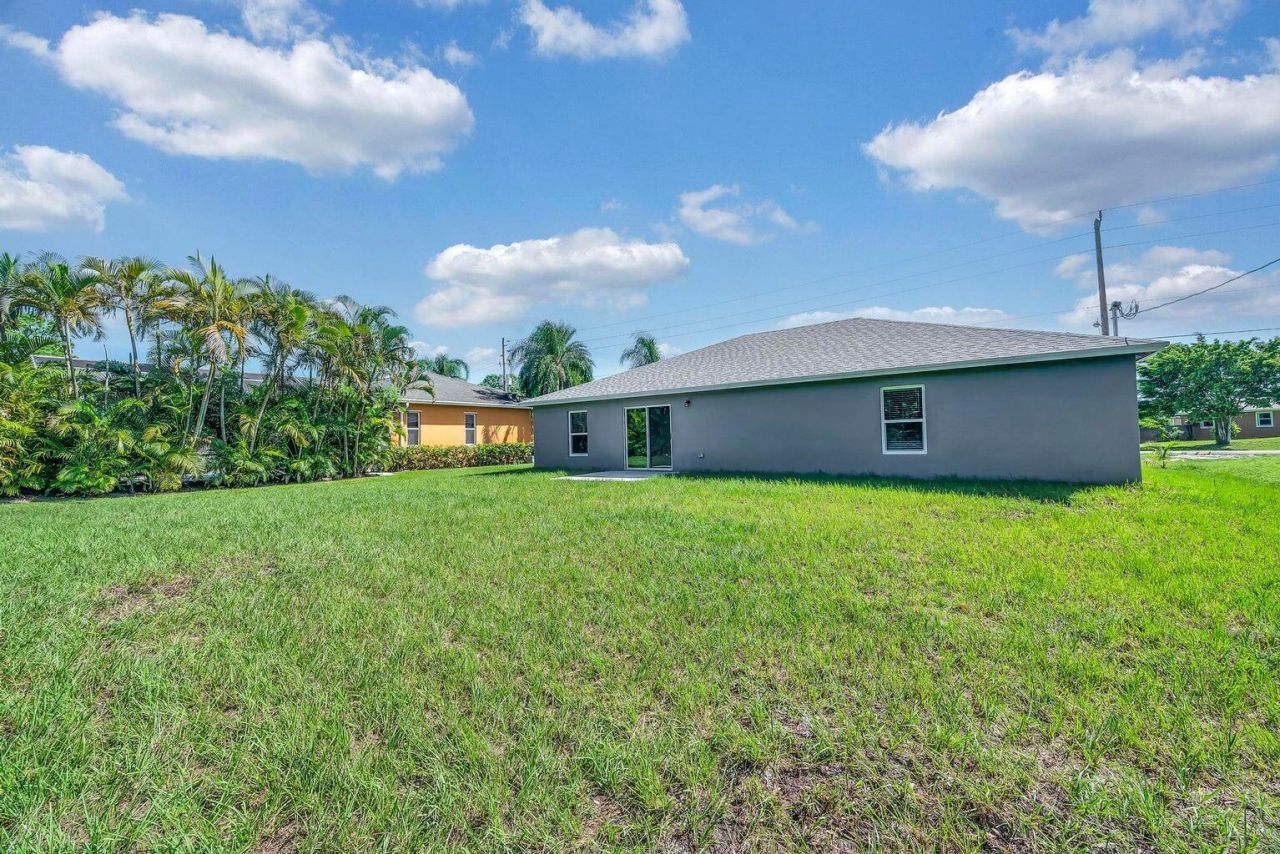 574 NW Bayshore Boulevard, Port Saint Lucie, FL 34983 Photo